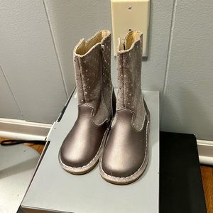 Livie & Luca Vega leather suede boots, toddler size 9, silver grey with stars